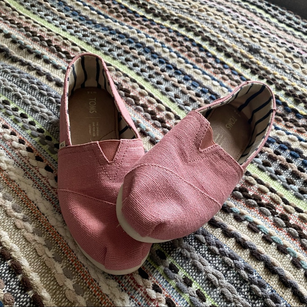 TOMS - Picture 2 of 4